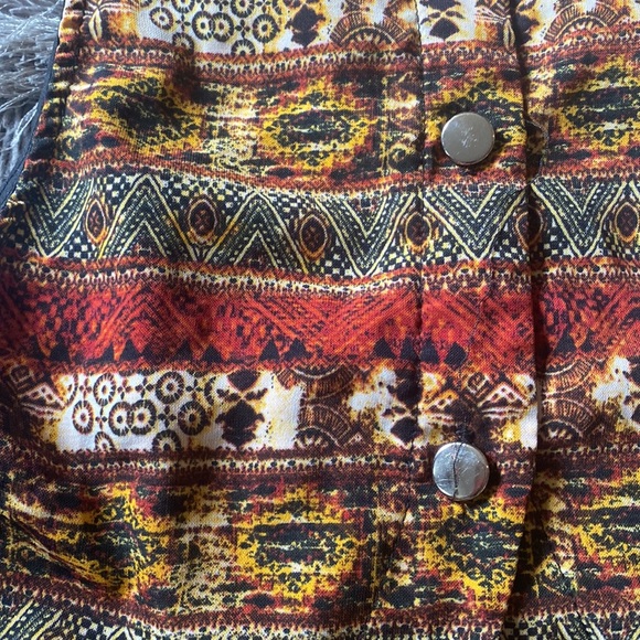 Printed crop top. Button up back - Picture 3 of 5